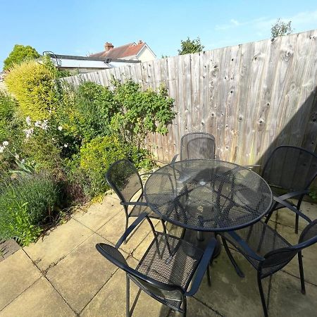 Large 4 Bedroom Home With Garden And Free Parking Cambridge  Bagian luar foto