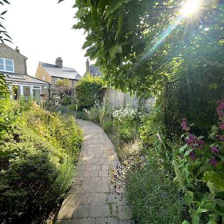 Large 4 Bedroom Home With Garden And Free Parking Cambridge  Bagian luar foto