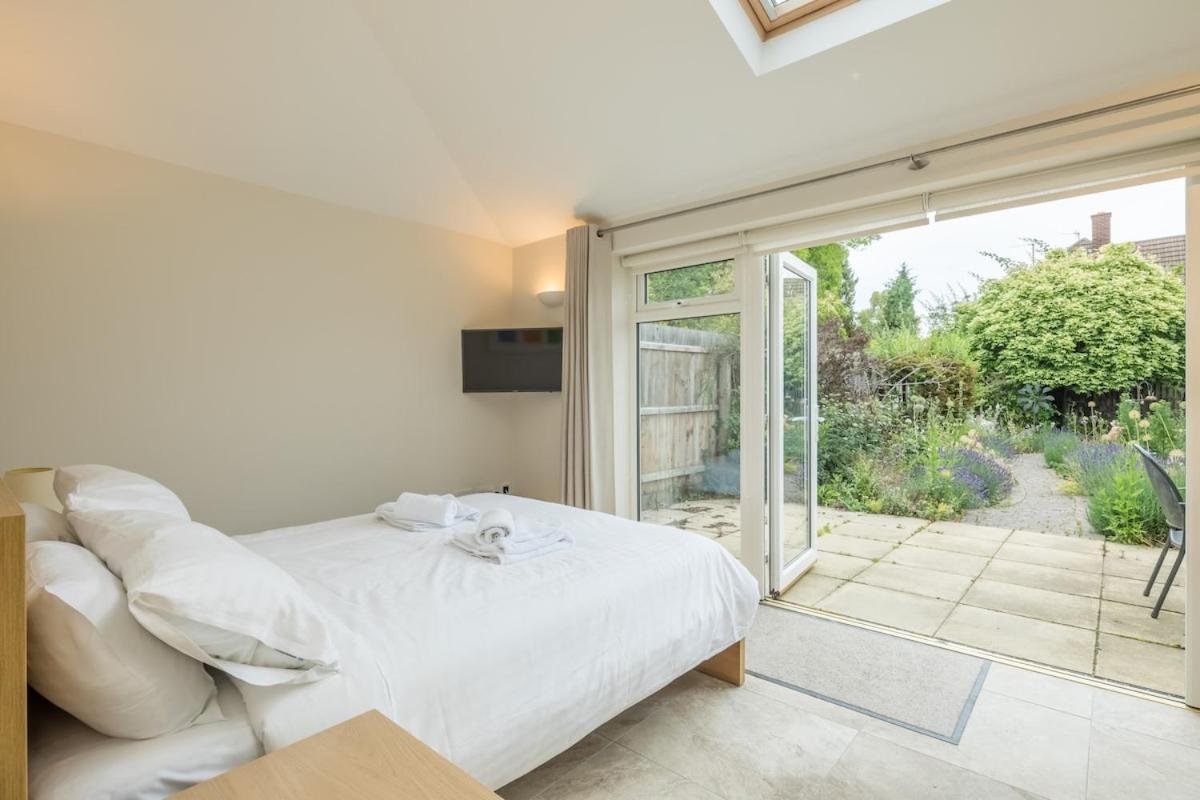 Large 4 Bedroom Home With Garden And Free Parking Cambridge  Bagian luar foto