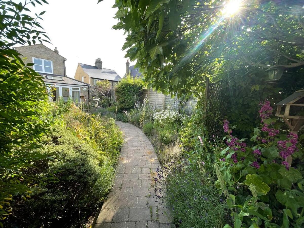 Large 4 Bedroom Home With Garden And Free Parking Cambridge  Bagian luar foto