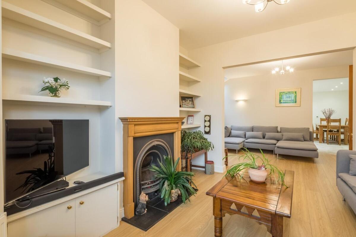 Large 4 Bedroom Home With Garden And Free Parking Cambridge  Bagian luar foto