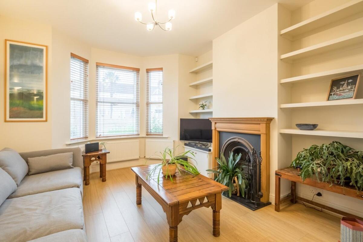 Large 4 Bedroom Home With Garden And Free Parking Cambridge  Bagian luar foto