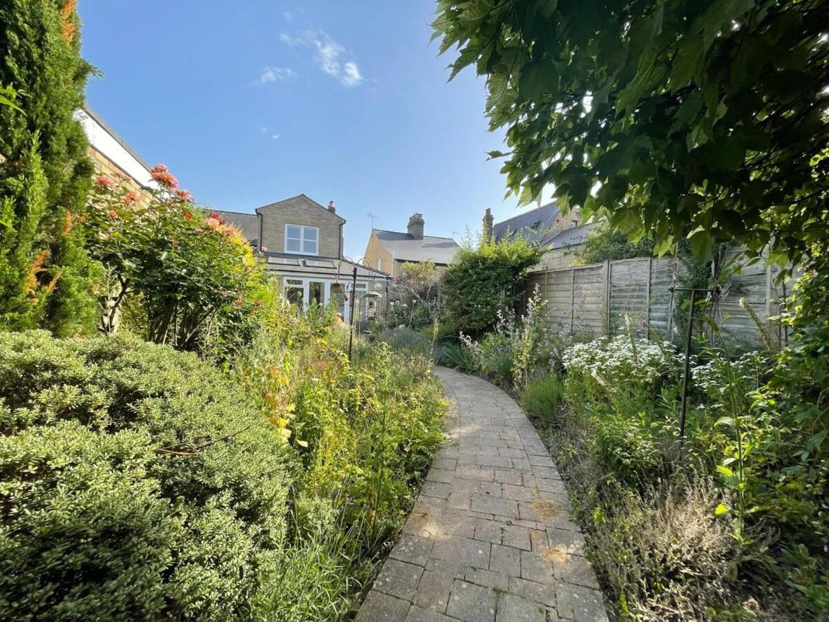 Large 4 Bedroom Home With Garden And Free Parking Cambridge  Bagian luar foto