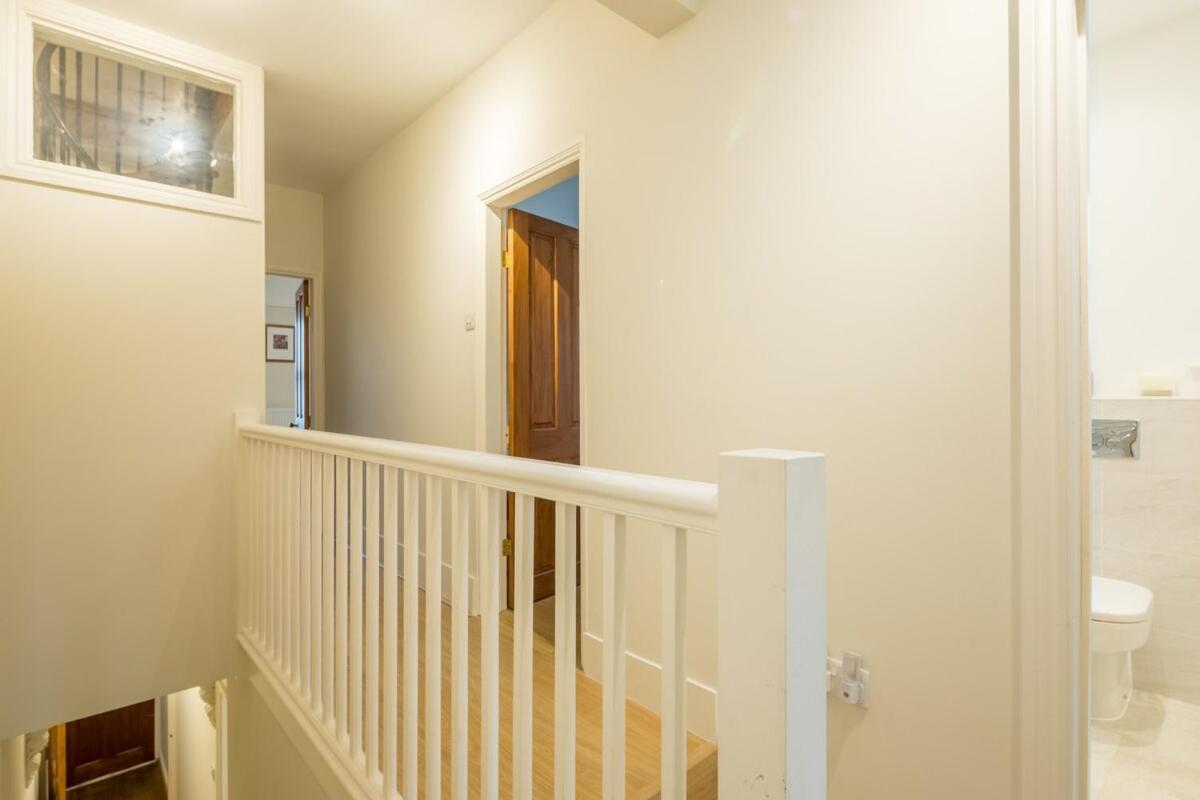 Large 4 Bedroom Home With Garden And Free Parking Cambridge  Bagian luar foto