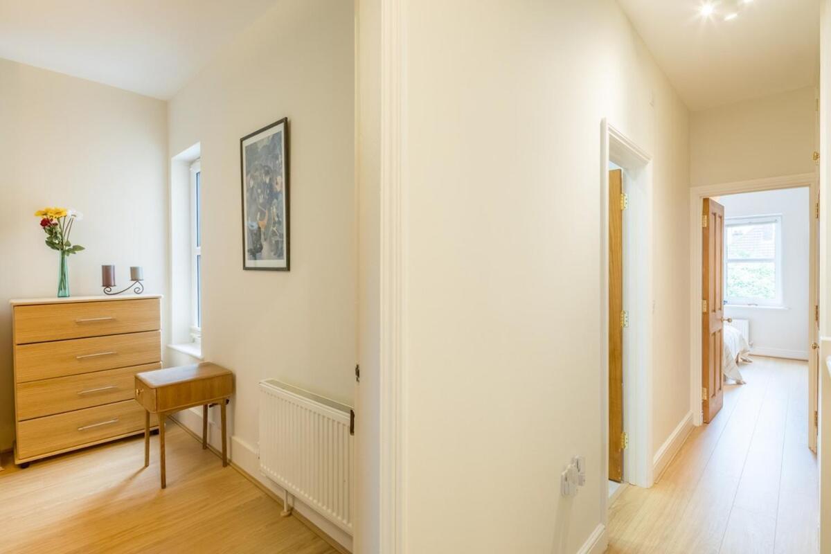 Large 4 Bedroom Home With Garden And Free Parking Cambridge  Bagian luar foto