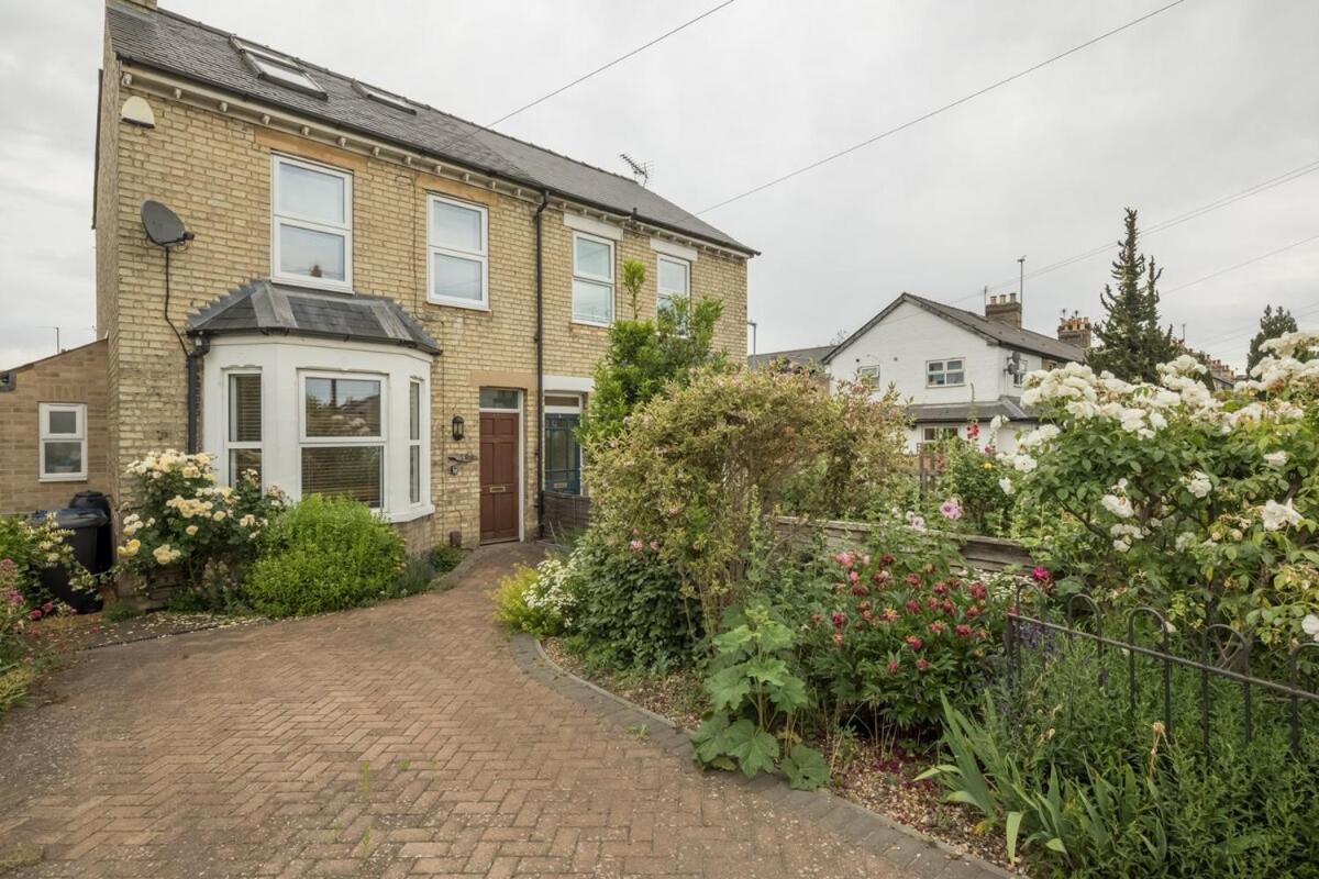 Large 4 Bedroom Home With Garden And Free Parking Cambridge  Bagian luar foto